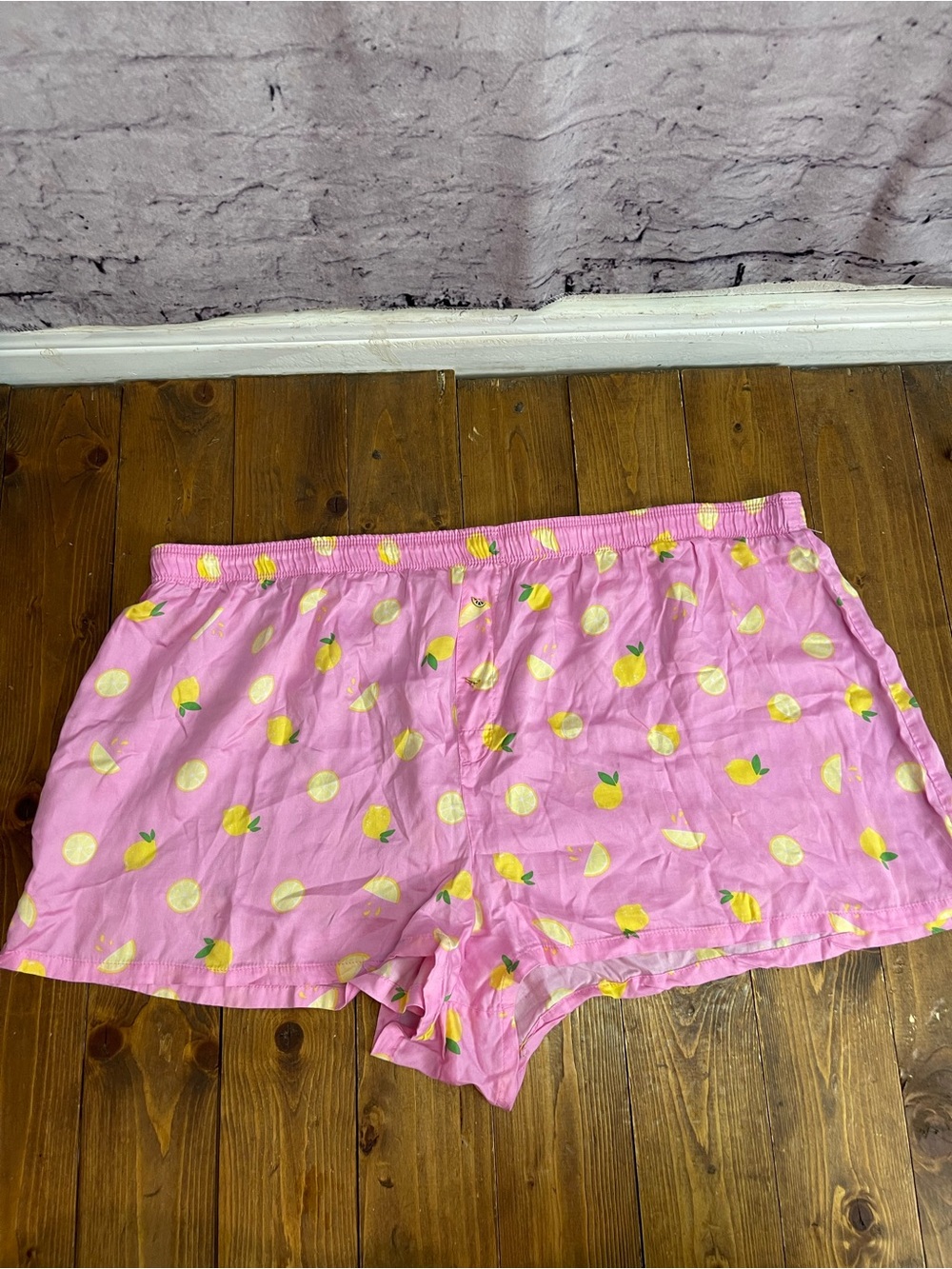 Pink by Victorias Secret size XXL pink lemon print boxer shorts